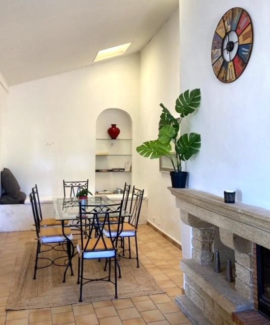 Superbe Appartement De Caractere Au Calme Aigues-Mortes Εξωτερικό φωτογραφία